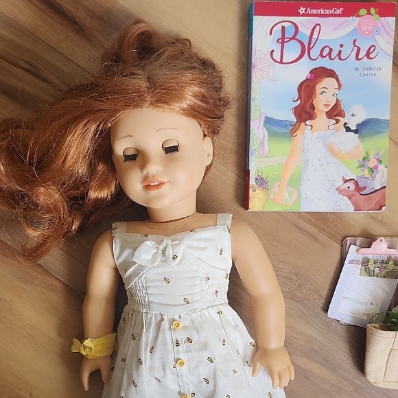 American Girl Doll Blaire with Box, Book, & Accessories - Girl of the Year 2019 - Picture 4 of 17
